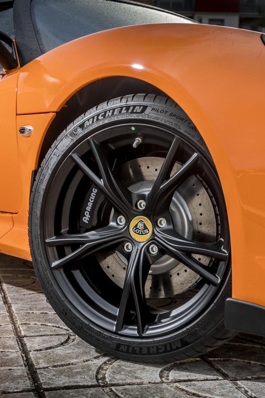 Колеса Lotus Exige Sport 350 2019 года  (WW) (фото 7 из 23)